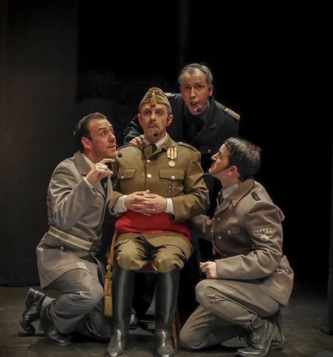 Mestre en una escena teatral